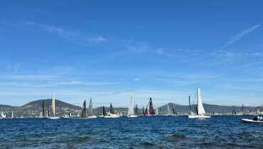 Les Voiles de Saint-Tropez avec votre société de Chauffeur privé en minivan