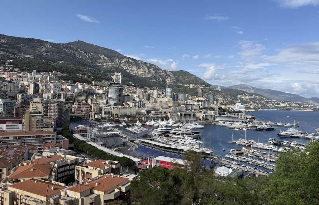 Entreprise de Transport avec chauffeur privé sur la Côte d’Azur : French Riviera Luxury Driver, leader événementiel