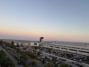 Transfert Aéroport Nice – Cannes : prix, durée et réservation d’un chauffeur privé